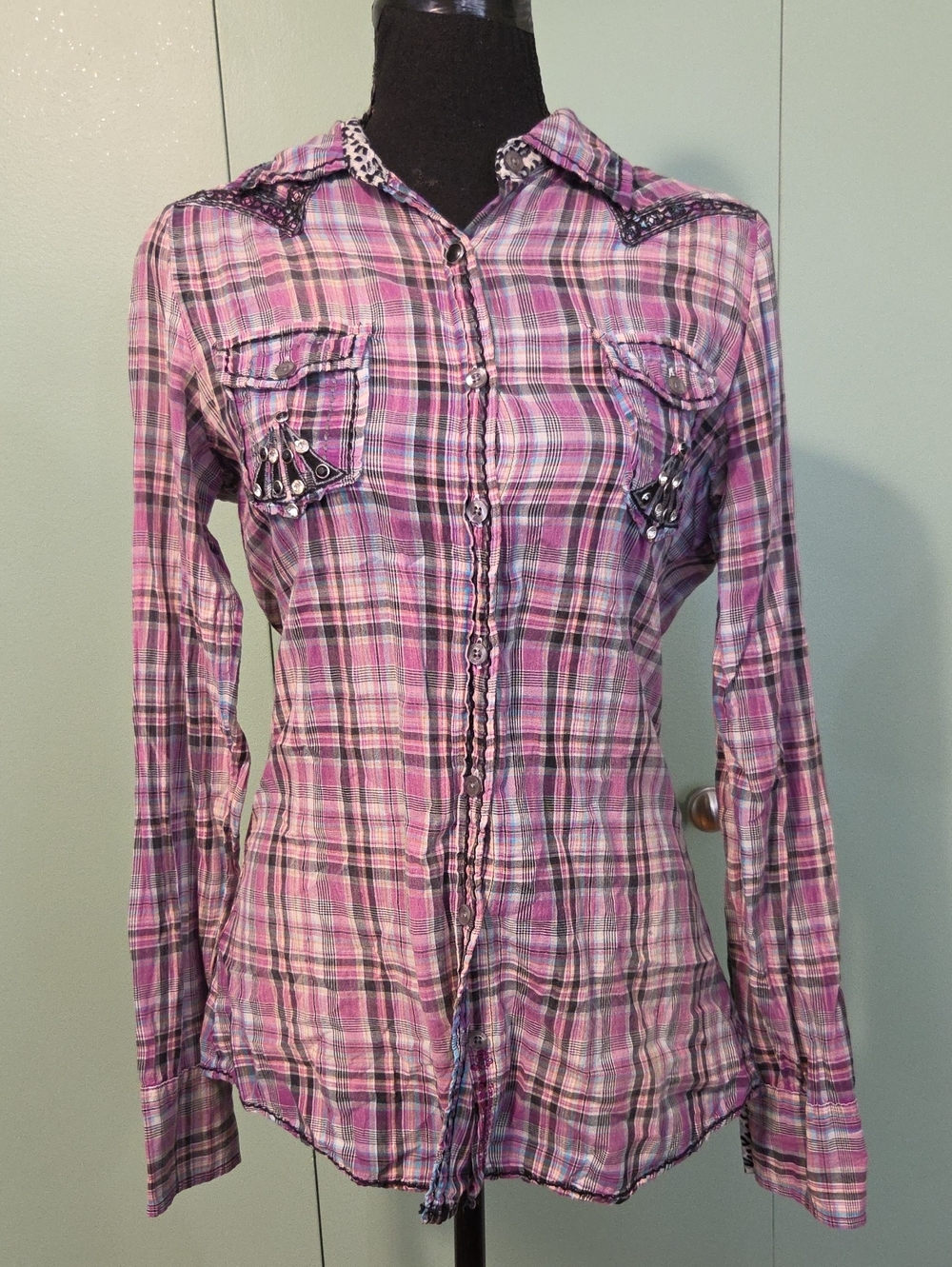 Roar Purple Plaid Button Down Size Medium Western